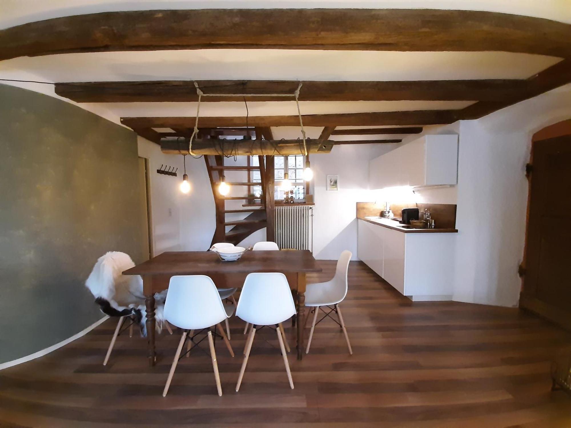 Apartment Historischer Adelshof Am Marktplatz, Atelier 70 M² *