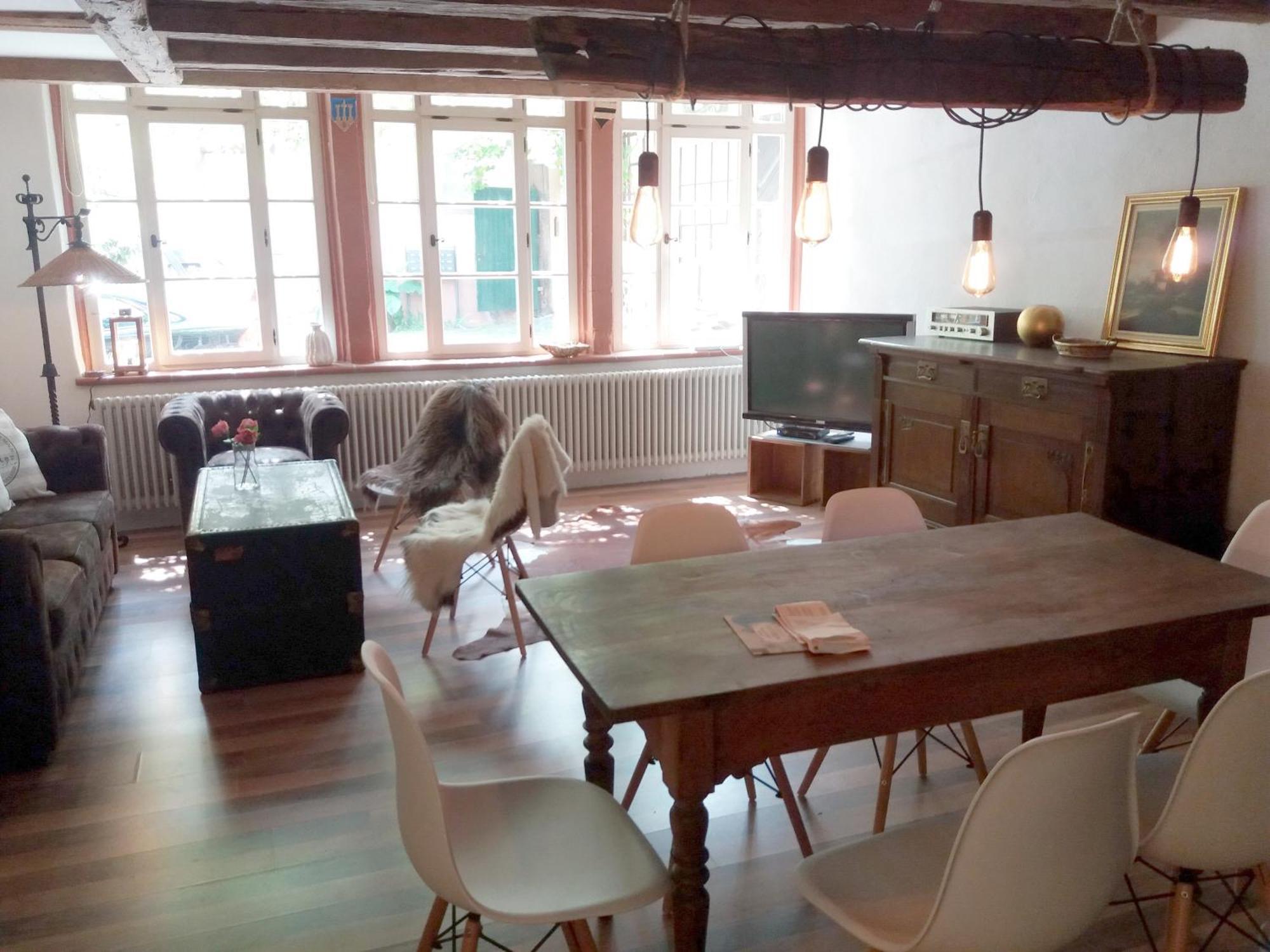 Apartment Historischer Adelshof Am Marktplatz, Atelier 70 M²